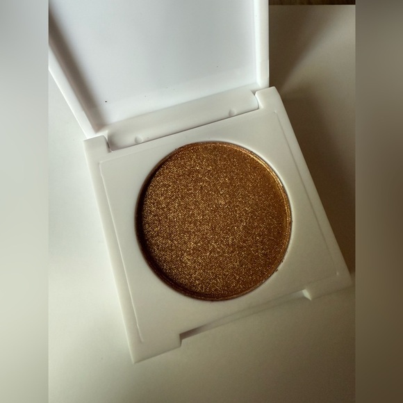 Just Ximena Highlighter in Sunkissed - Picture 3 of 5